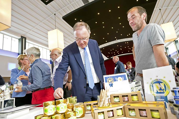 Rapshonig, Heidehonig und Waldhonig: Kulinarischer Botschafter 2018 mit Ministerpräsident Stephan Weil und Klaus Ahrens